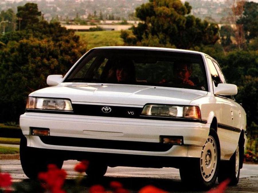  Toyota Camry Sedan LE 1990 года  (US) (фото 7 из 9)